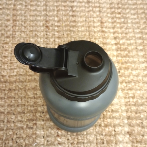 Hydro Jug and Sleeve - Picture 3 of 11